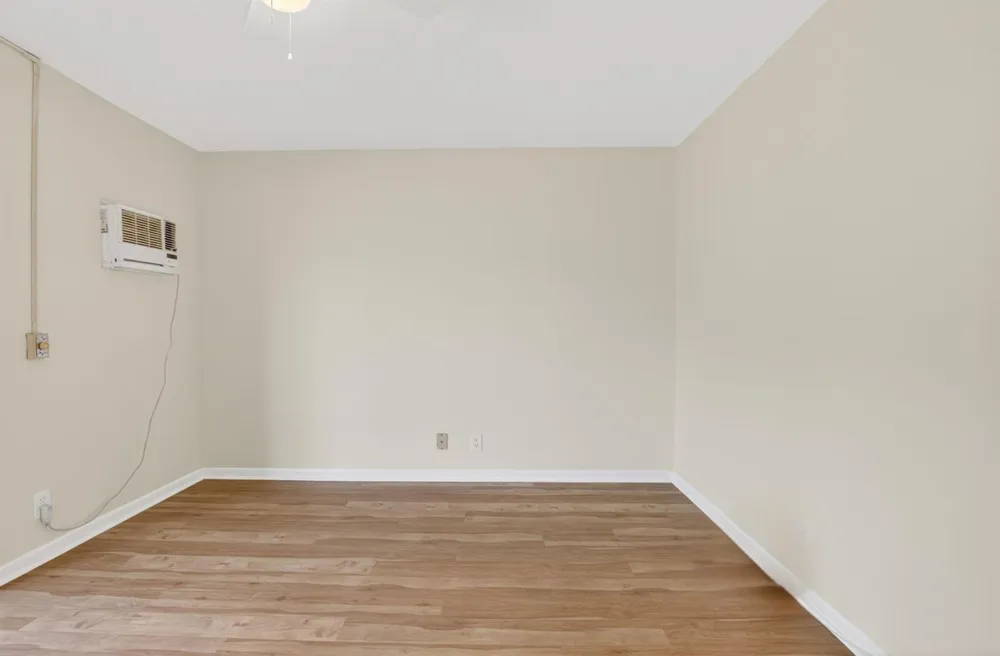 660 Horizon W #107 Boynton Beach, FL 33435