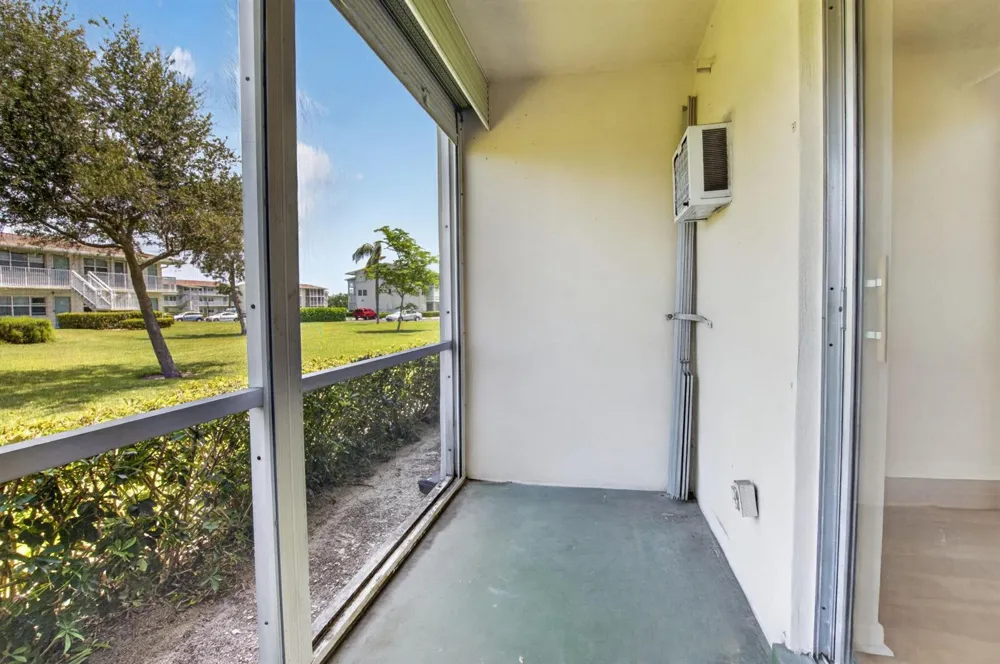 660 Horizon W #107 Boynton Beach, FL 33435