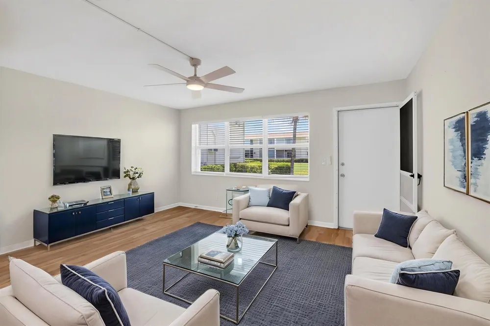 660 Horizon W #107 Boynton Beach, FL 33435