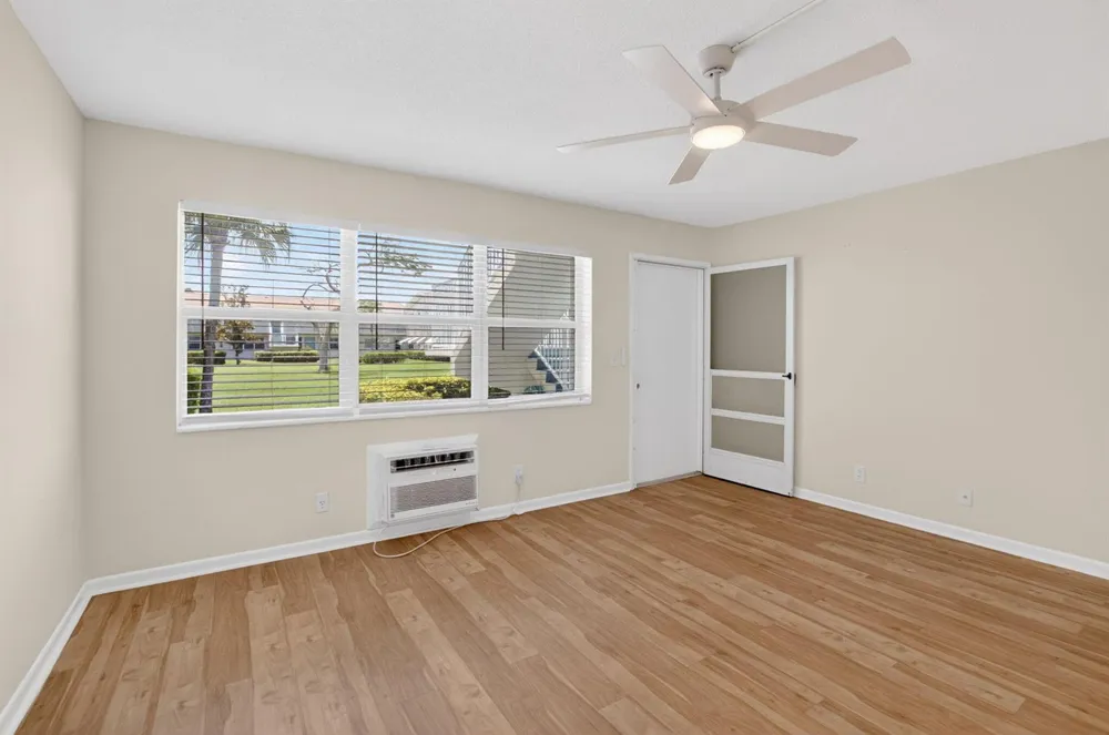 660 Horizon W #107 Boynton Beach, FL 33435