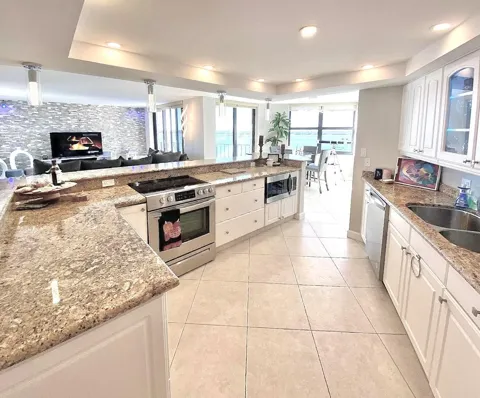 5420 Ocean Drive #906