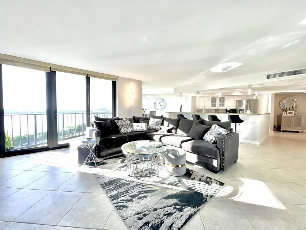 5420 Ocean Drive #906 Singer Island, FL 33404