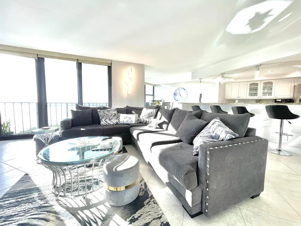 5420 Ocean Drive #906 Singer Island, FL 33404
