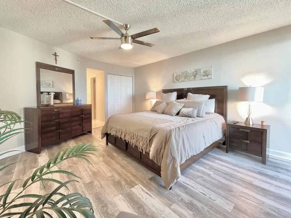 5420 Ocean Drive #906 Singer Island, FL 33404
