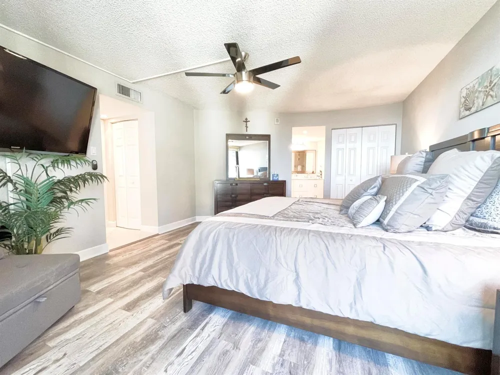 5420 Ocean Drive #906 Singer Island, FL 33404