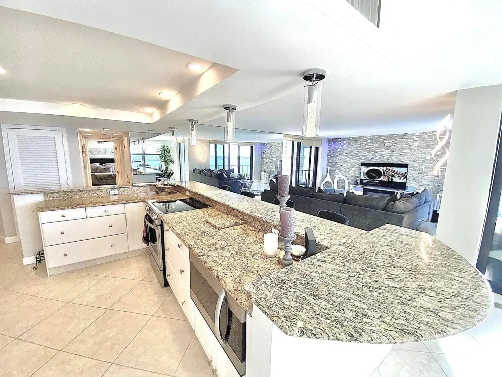 5420 Ocean Drive #906 Singer Island, FL 33404