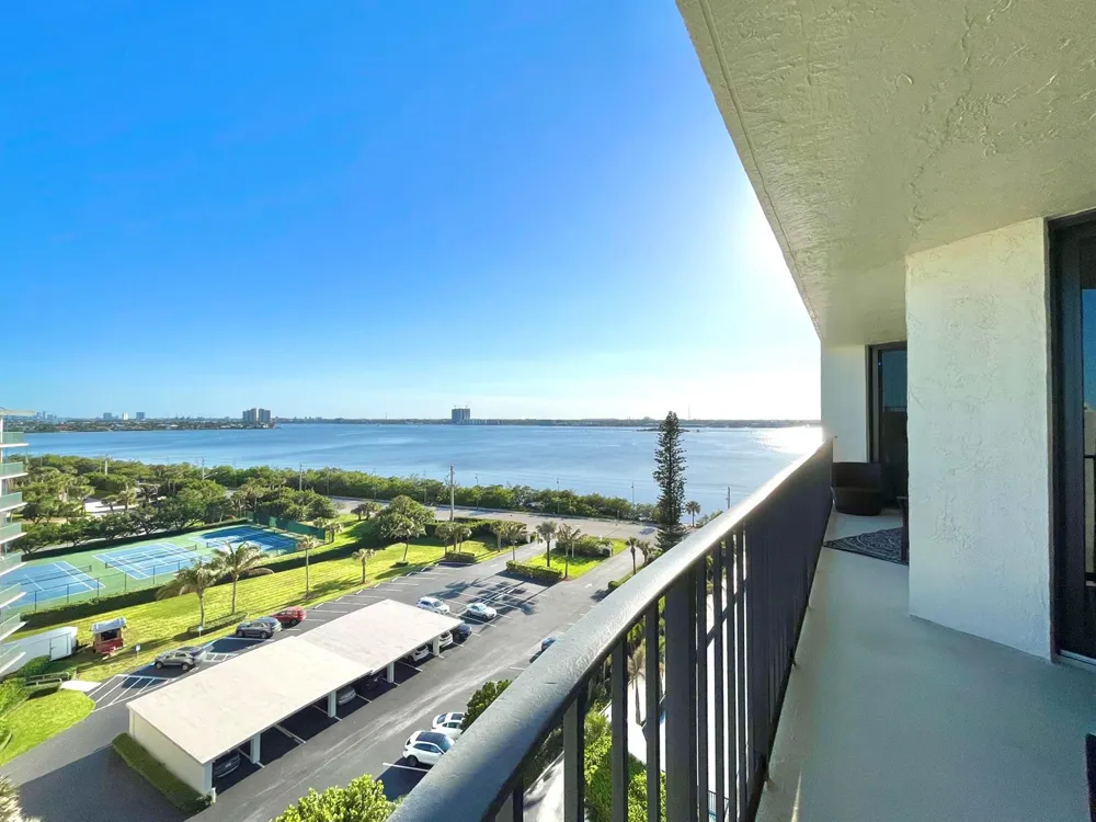 5420 Ocean Drive #906 Singer Island, FL 33404