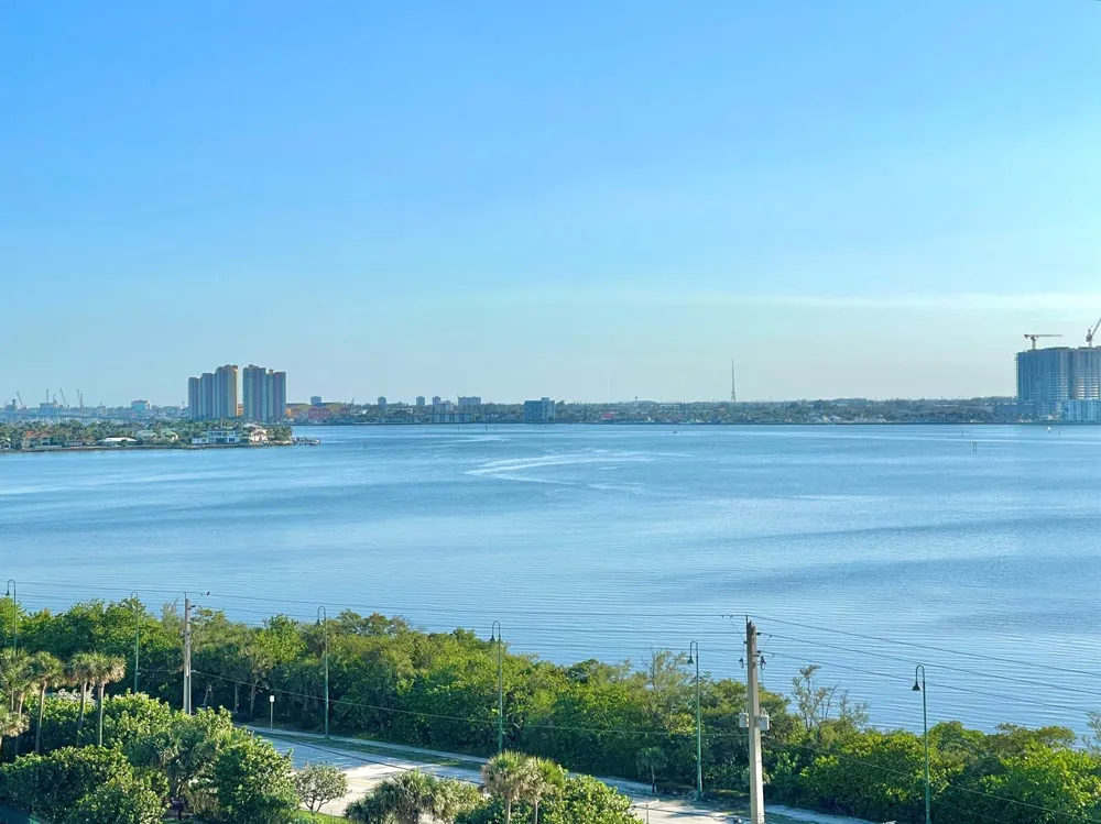 5420 Ocean Drive #906 Singer Island, FL 33404