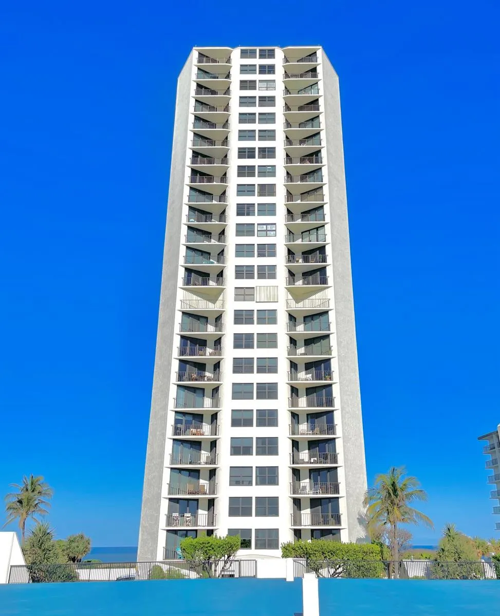 5420 Ocean Drive #906 Singer Island, FL 33404