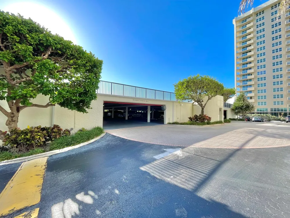 5420 Ocean Drive #906 Singer Island, FL 33404