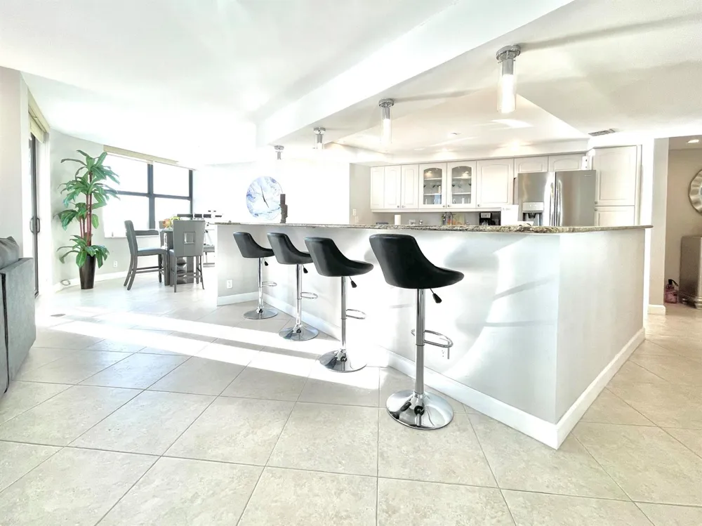 5420 Ocean Drive #906 Singer Island, FL 33404