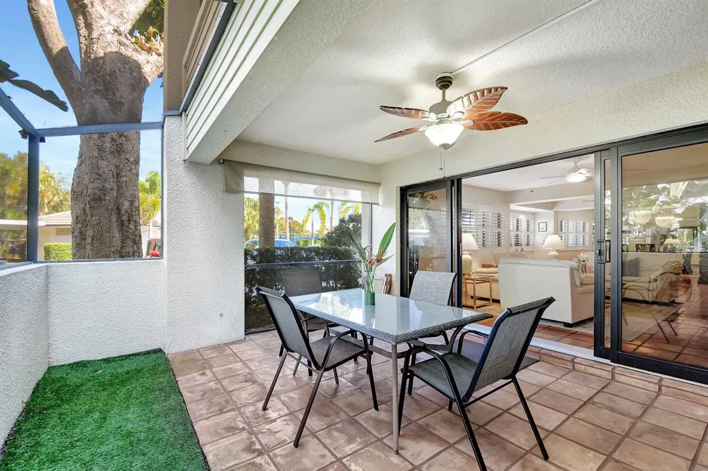 318 Oak Harbour Drive #318 Juno Beach, FL 33408