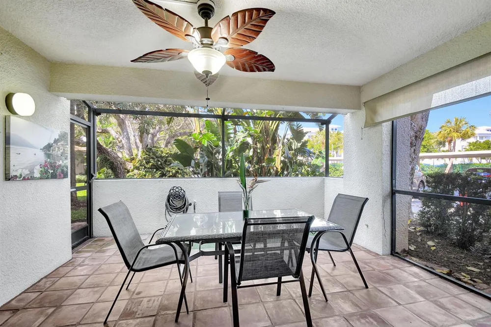 318 Oak Harbour Drive #318 Juno Beach, FL 33408