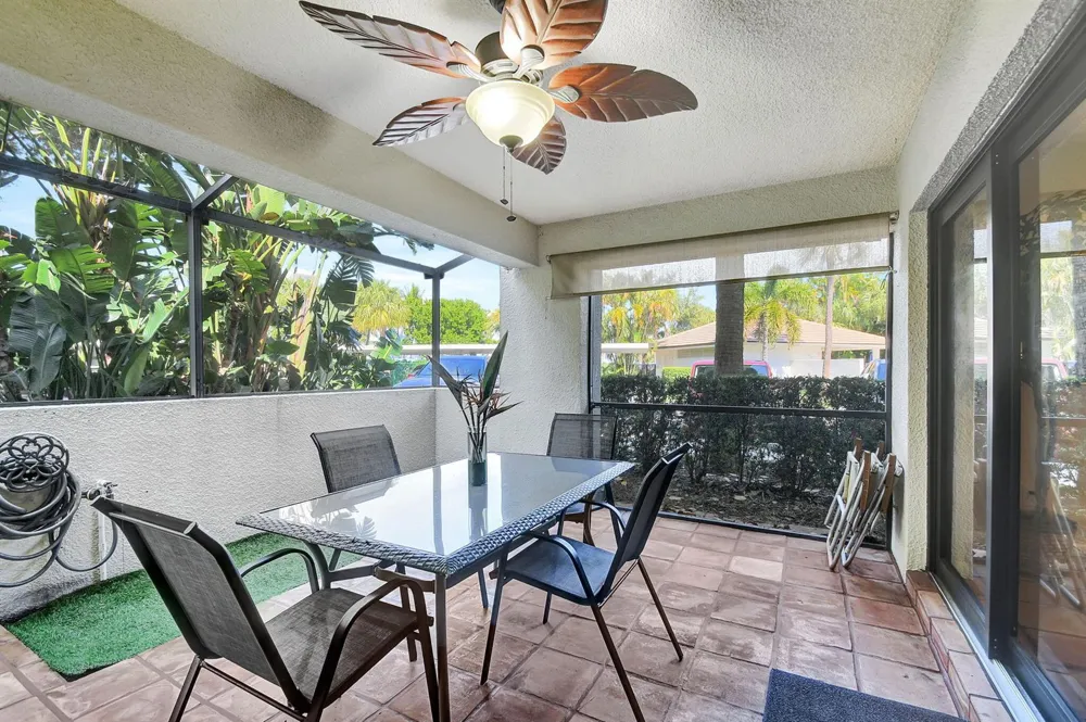 318 Oak Harbour Drive #318 Juno Beach, FL 33408