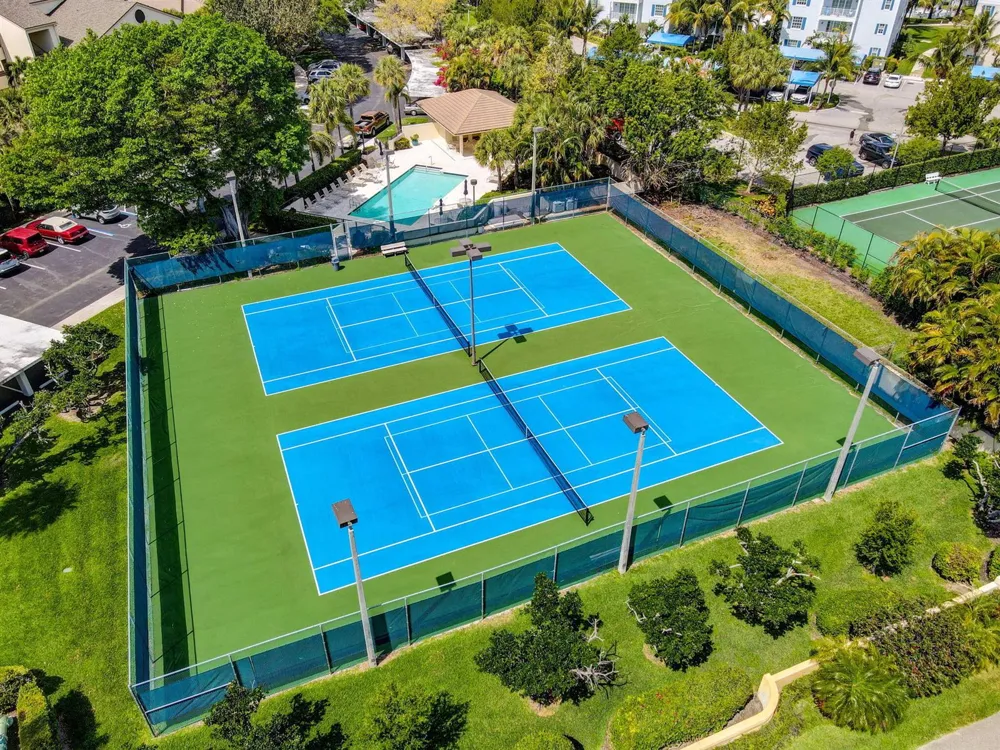 318 Oak Harbour Drive #318 Juno Beach, FL 33408