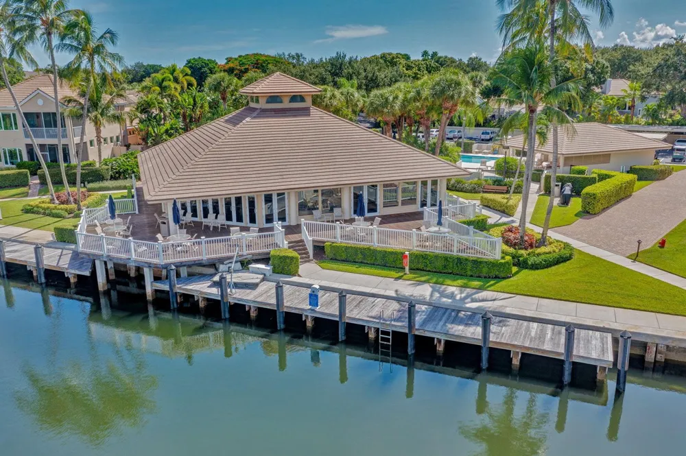318 Oak Harbour Drive #318 Juno Beach, FL 33408