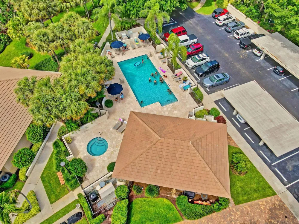 318 Oak Harbour Drive #318 Juno Beach, FL 33408