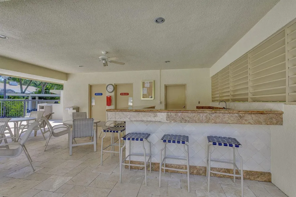 318 Oak Harbour Drive #318 Juno Beach, FL 33408