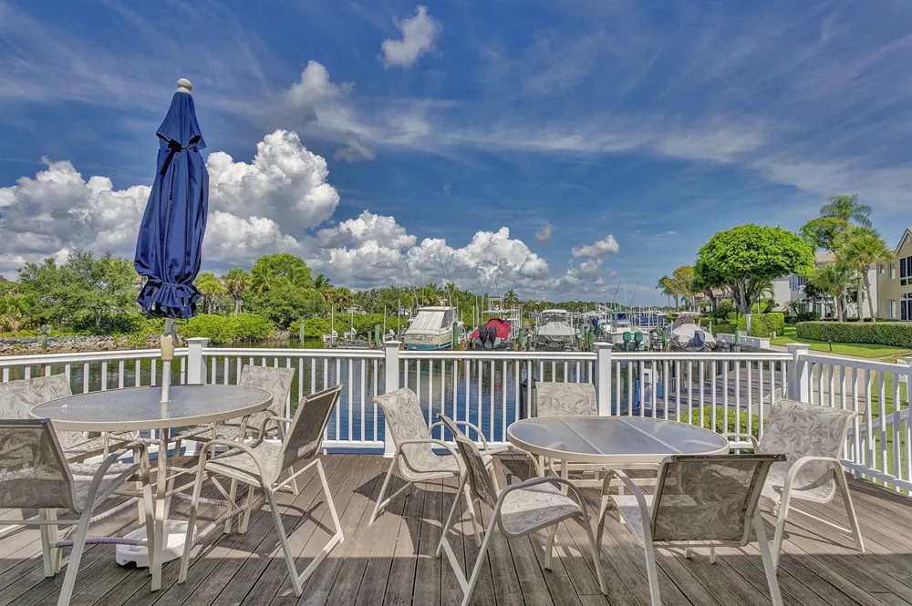 318 Oak Harbour Drive #318 Juno Beach, FL 33408