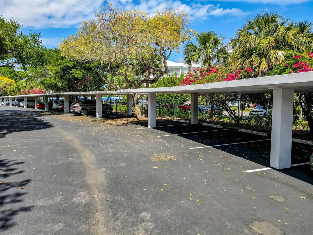 318 Oak Harbour Drive #318 Juno Beach, FL 33408
