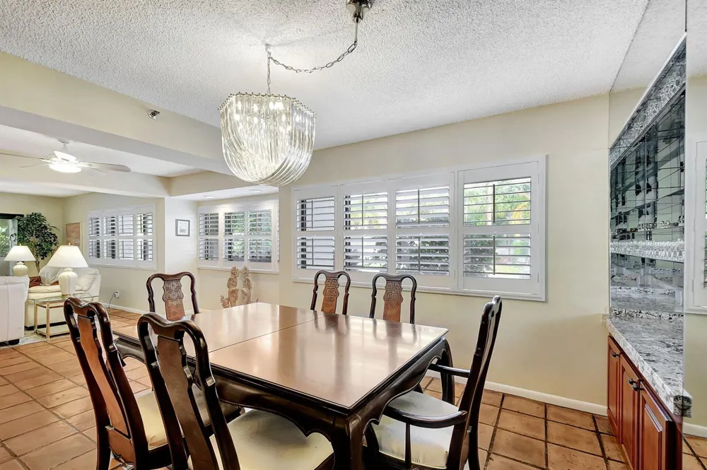 318 Oak Harbour Drive #318 Juno Beach, FL 33408