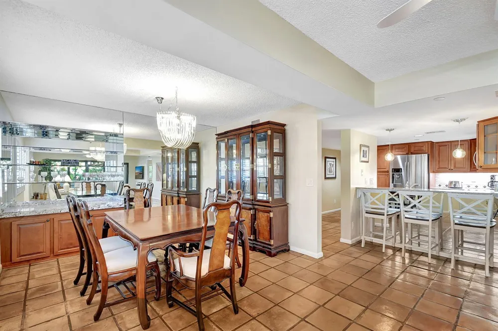 318 Oak Harbour Drive #318 Juno Beach, FL 33408