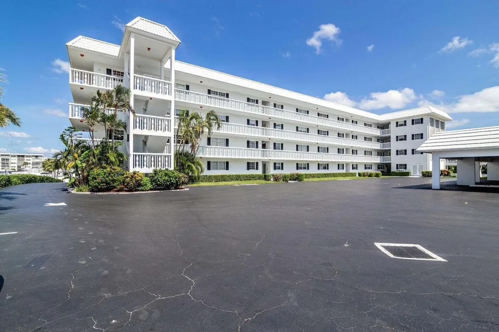 907 Marina Drive #402 North Palm Beach, FL 33408