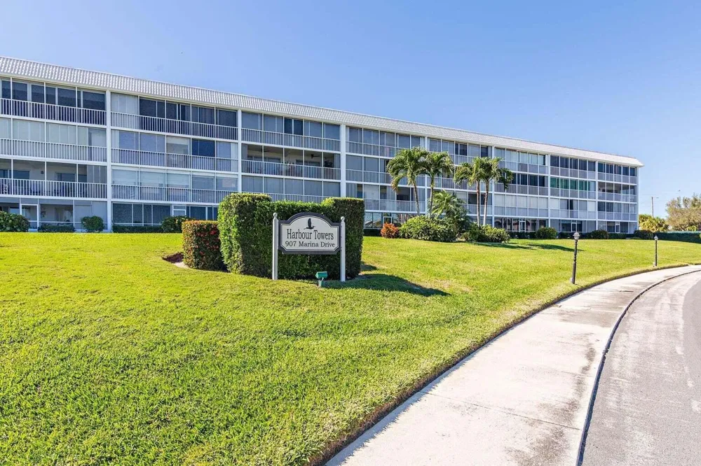 907 Marina Drive #402 North Palm Beach, FL 33408