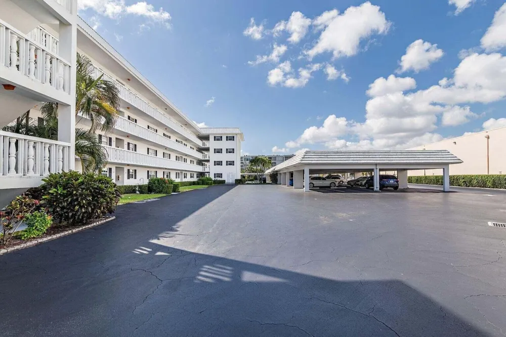 907 Marina Drive #402 North Palm Beach, FL 33408
