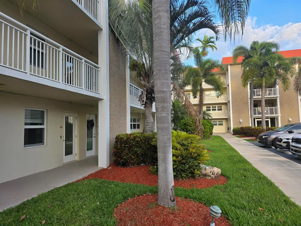 3100 NE 48th Court #113 Lighthouse Point, FL 33064