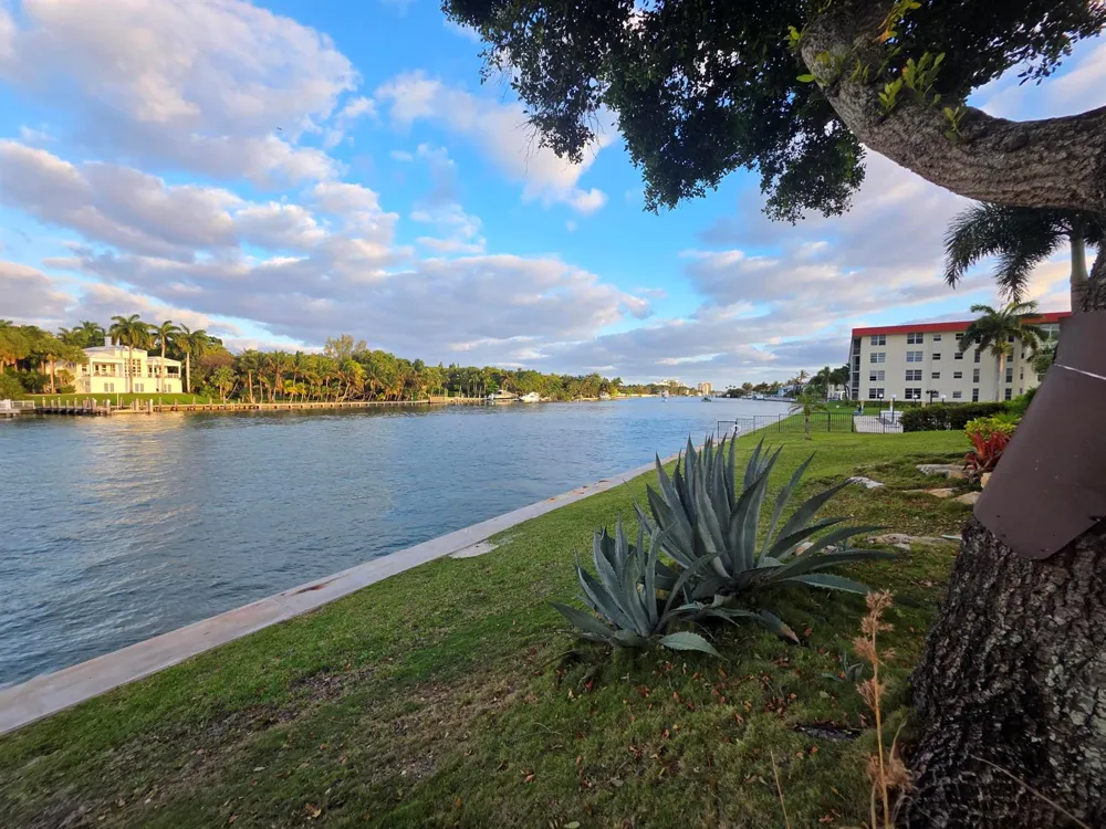3100 NE 48th Court #113 Lighthouse Point, FL 33064
