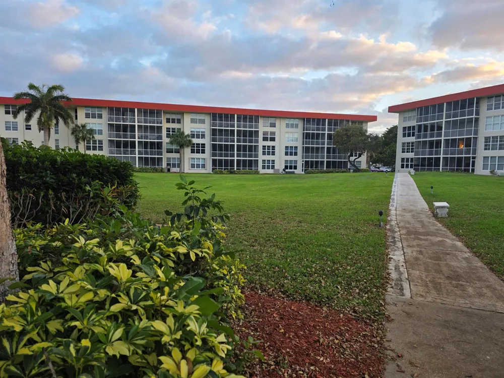 3100 NE 48th Court #113 Lighthouse Point, FL 33064