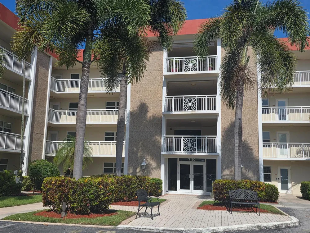3100 NE 48th Court #113 Lighthouse Point, FL 33064