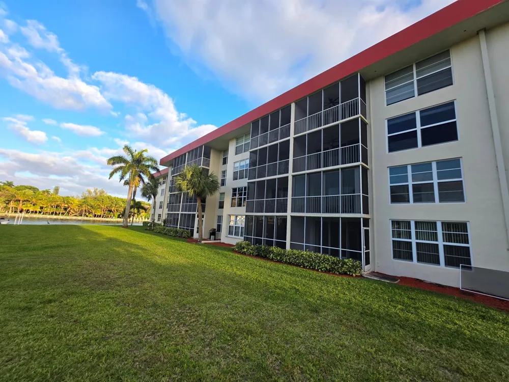 3100 NE 48th Court #113 Lighthouse Point, FL 33064