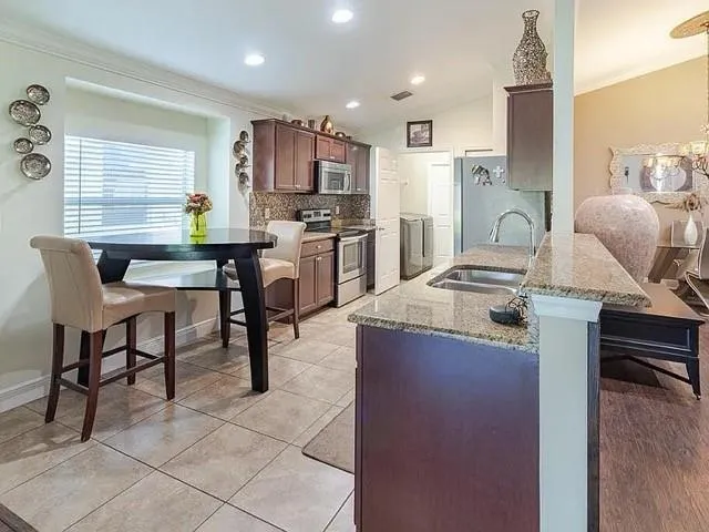9446 Windrift Circle Fort Pierce, FL 34945
