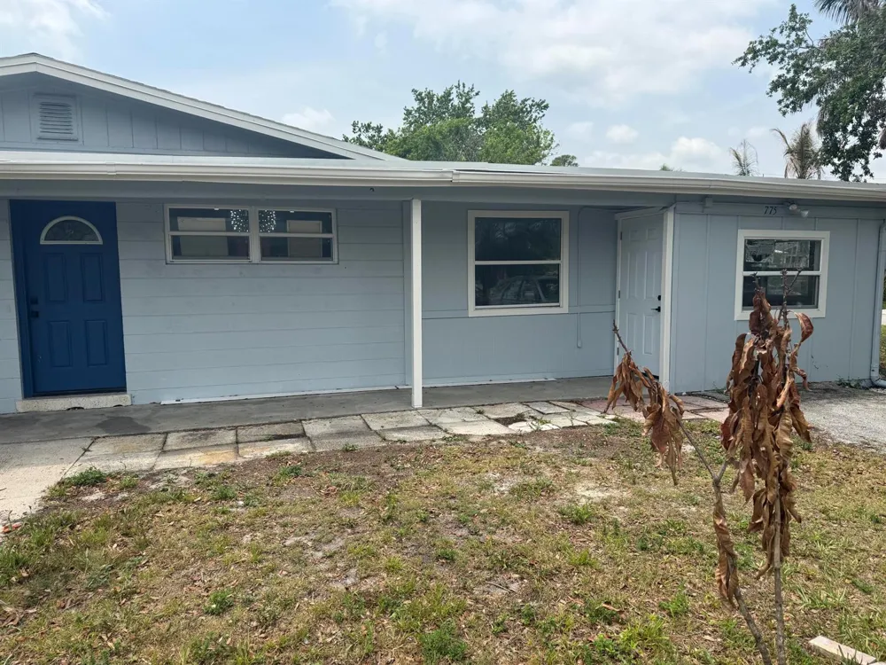 775 SW 4th Pl Place SW Vero Beach, FL 32962
