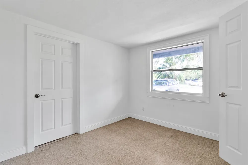775 SW 4th Pl Place SW Vero Beach, FL 32962