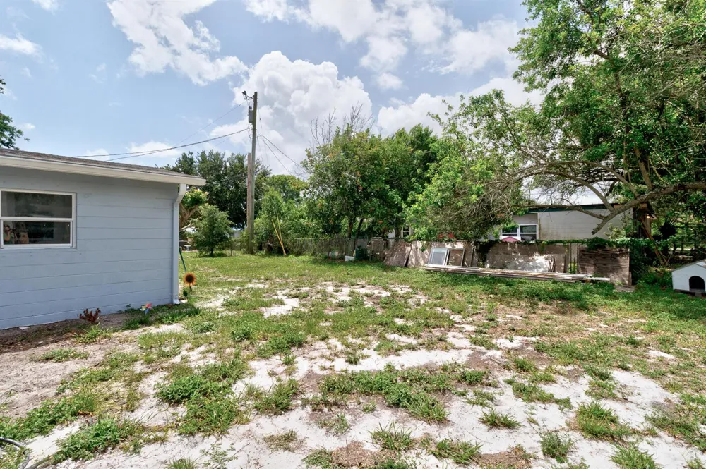 775 SW 4th Pl Place SW Vero Beach, FL 32962
