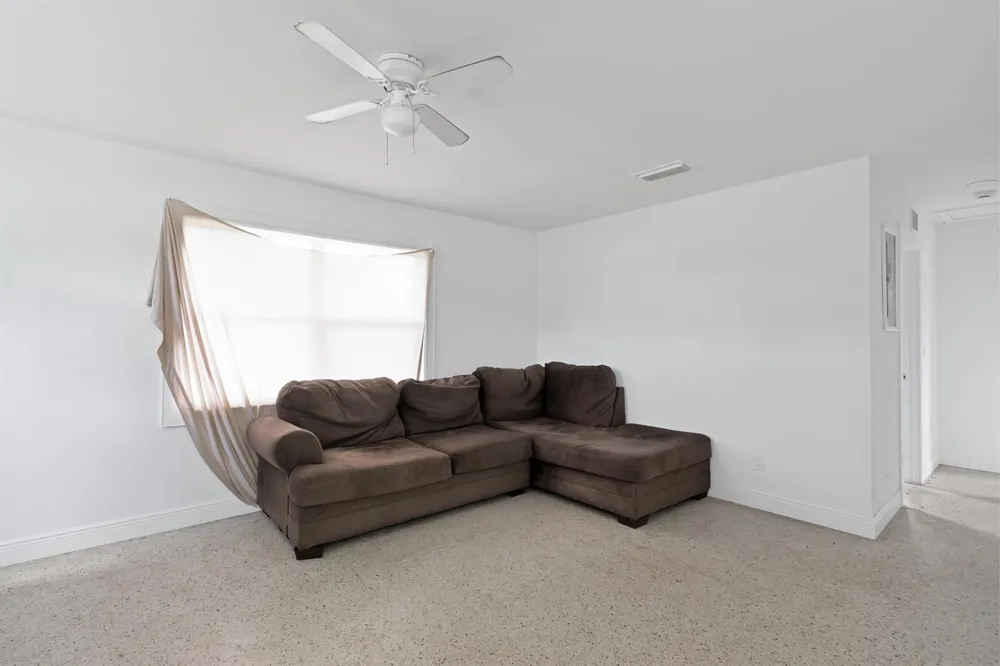 775 SW 4th Pl Place SW Vero Beach, FL 32962