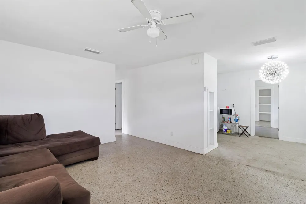775 SW 4th Pl Place SW Vero Beach, FL 32962