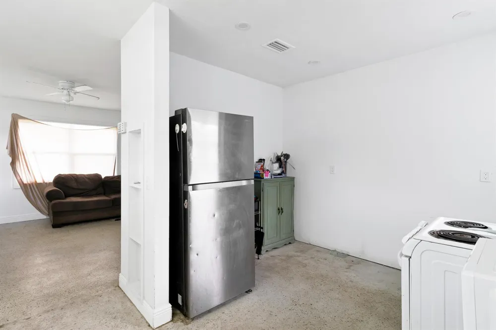 775 SW 4th Pl Place SW Vero Beach, FL 32962