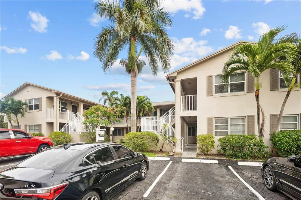2130 NE 42nd Court #4 Lighthouse Point, FL 33064