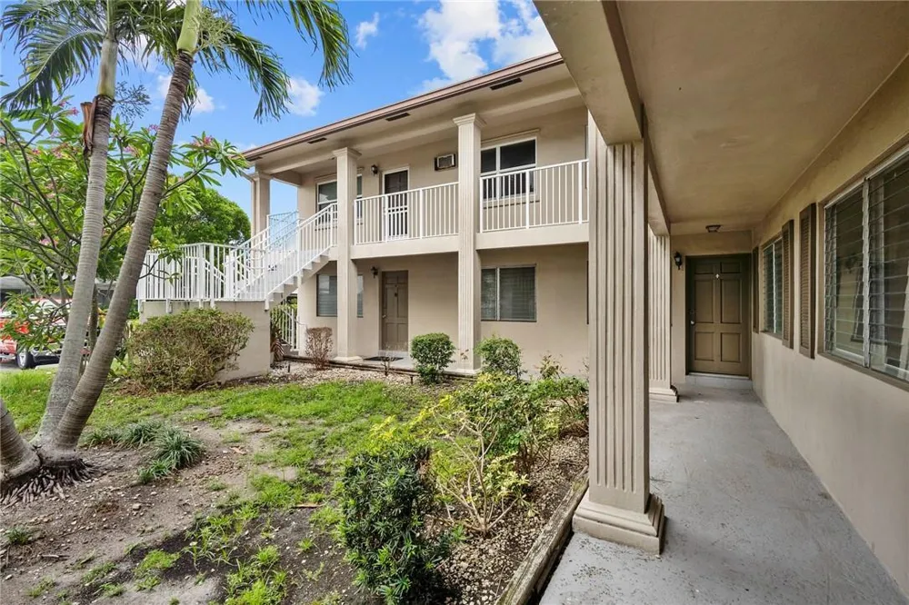 2130 NE 42nd Court #4 Lighthouse Point, FL 33064