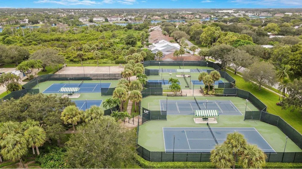 2813 28th Court Jupiter, FL 33477