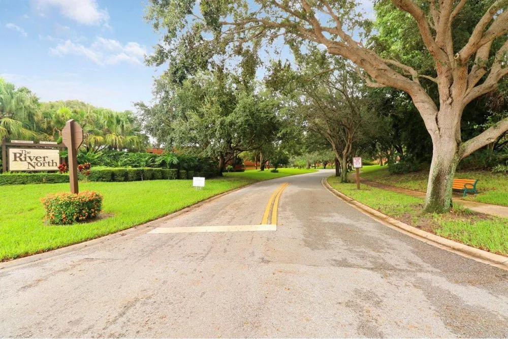 2813 28th Court Jupiter, FL 33477