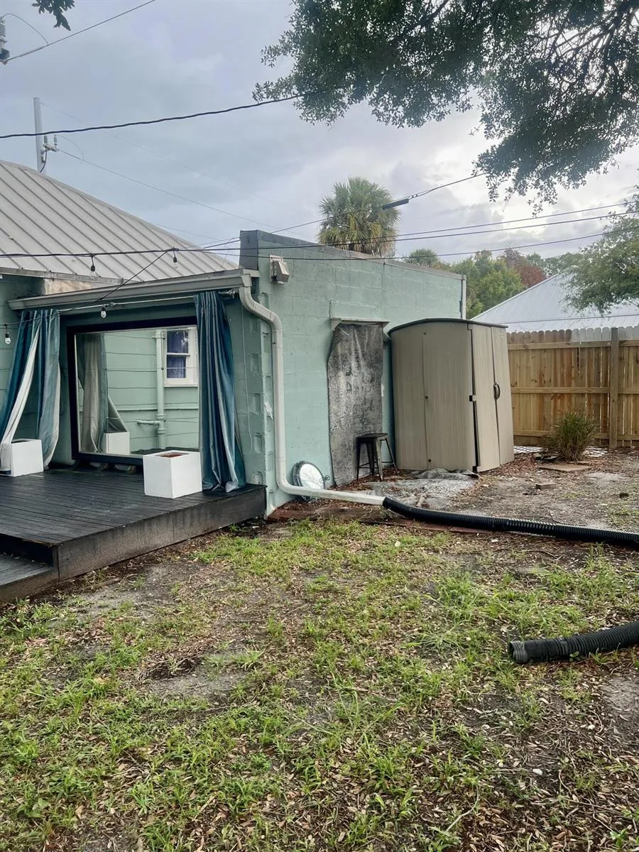 208 Avenue E Fort Pierce, FL 34950