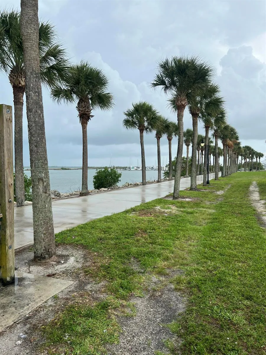 208 Avenue E Fort Pierce, FL 34950