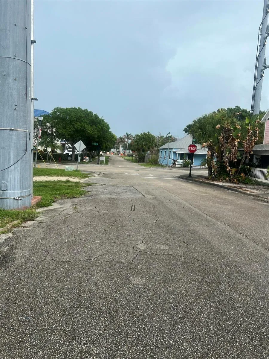208 Avenue E Fort Pierce, FL 34950