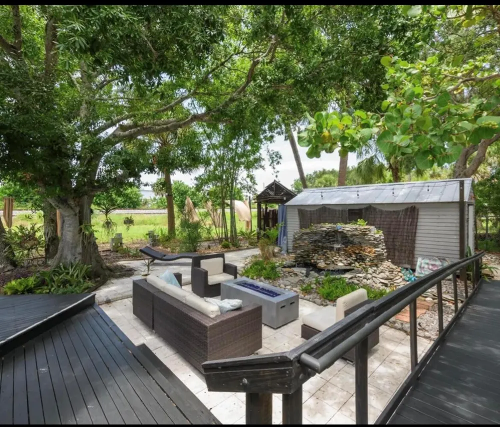 208 Avenue E Fort Pierce, FL 34950