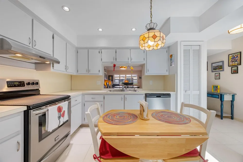 22 Ridge Pointe Drive #C Boynton Beach, FL 33435